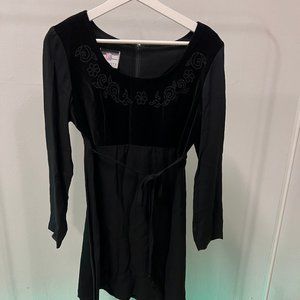Vintage Long Sleeve Black Dress with Velvet and Embroidery